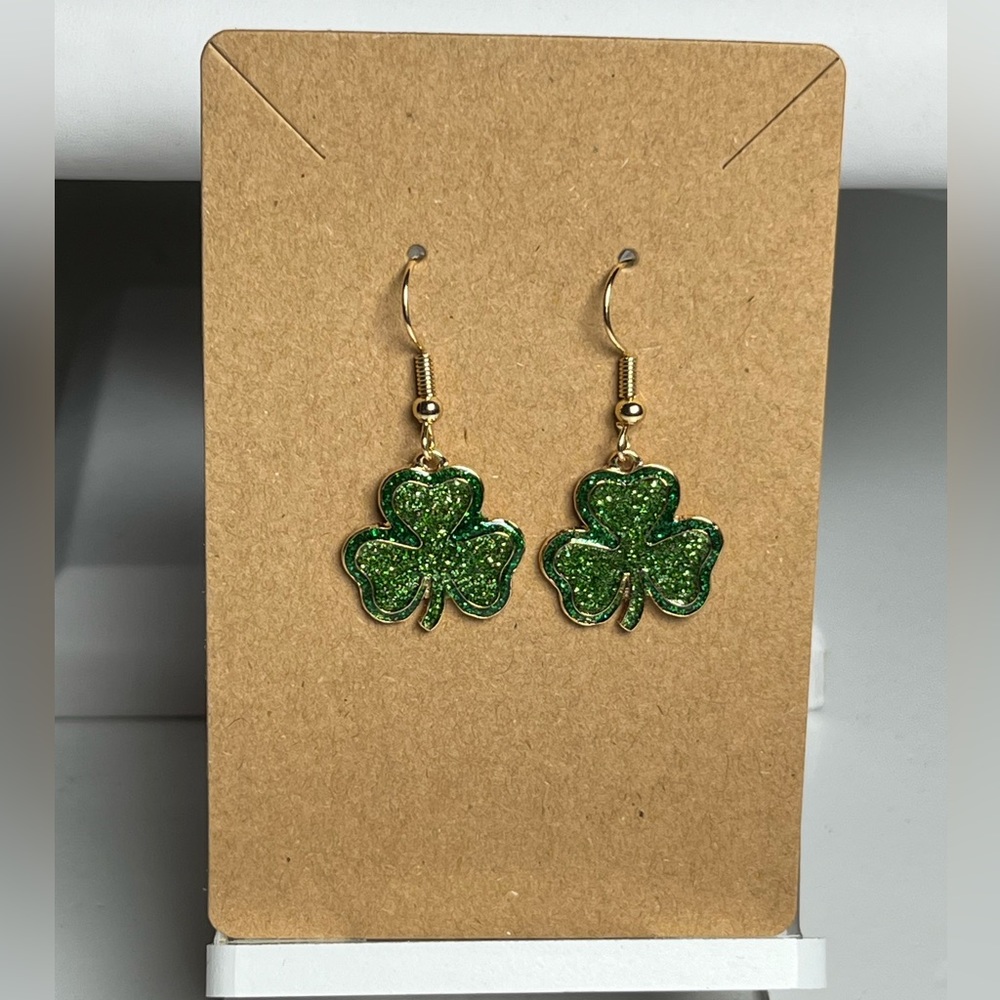 ☘️ Shamrock Earrings | New!